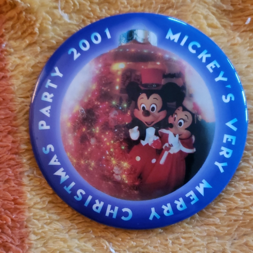Mickey's Very Merry Christmas Party 2001 Button